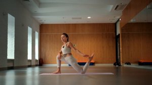 Утренняя йога | Бодрящая практика йоги | Йога для пробуждения | Люки йога | 30 минут