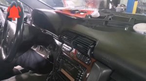 Как снять центральный дефлектор Мерседес W203