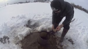 Как намывают мотыля. Бесплатная добыча мотыля для зимней рыбалки.