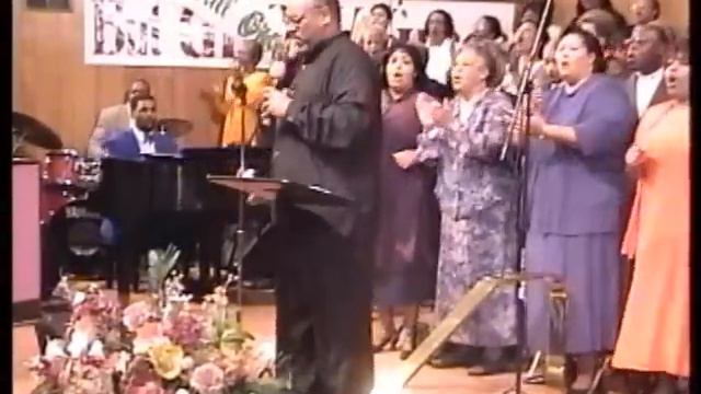 I Shall Wear A Golden Crown - Thommy Adams, Director смотреть онлайн