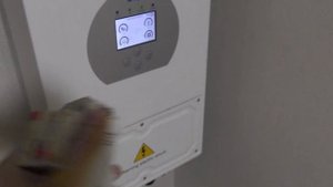 Почему выбивает дифференциальный автомат на инверторе Deye? Решение.