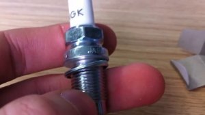 Свеча зажигания VAG 101905626 внутри NGK