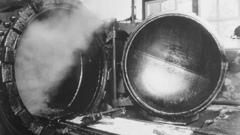 Старогодным материалам - повторное использование, 1985.