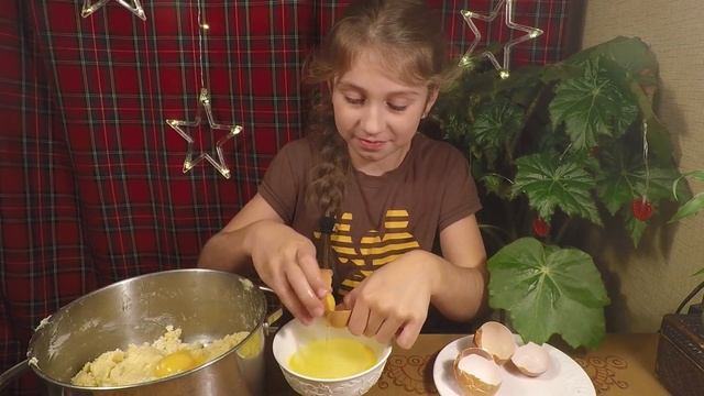 Готовим Сырные палочки! Простой рецепт соленого печенья. Сырное печенье рецепт. смотреть онлайн