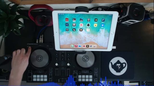 How To Connect Traktor Kontrol S2 Mk 3 To Djay Pro Algoriddim / Ipad Pro