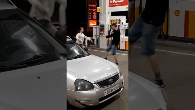 Веселая заправка Шелл Хеликс Тольятти