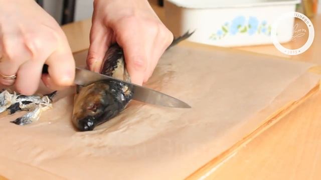 Сельдь сухого посола - Угости Ближнего - Евгения Ковалец - эпизод 83 смотреть онлайн