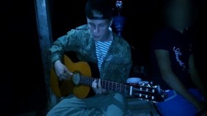 Деревенский парень спел песню на гитаре. Афигели  все. Никто не ожидал.