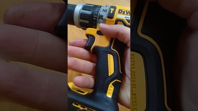 Dewalt dcd796 makes high noise when    trigger is realised. Is it normal?