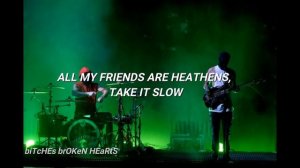 Twenty One Pilots  - Stressed Out & Heathens live at the AMAS 2016 (lyrics)