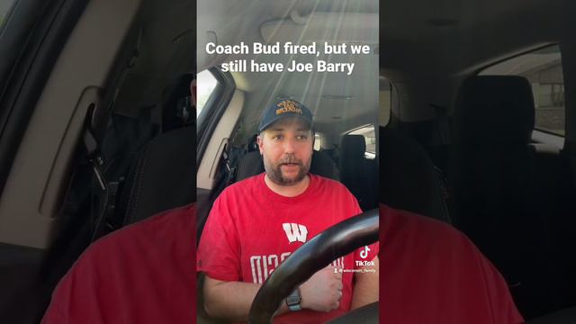 Mike Budenholzer gets fired by the Milwaukee Bucks, somehow Joe Barry is still employed by Packers