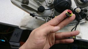 TOYOTA HIGHLANDER (HU40) замена стёкол фар и уставших галогенных линз на bi-led модули