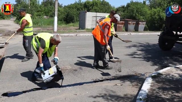 В Енакиево прибыла дорожная техника из посёлка Ушаки Ленинградской области