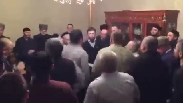 Мюриды зикристы всех вирдов, в едином восхвалении Аллаха, и прощении милости у Аллаха 2016-е годы.. смотреть онлайн