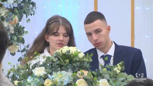 Теперь ты держишь в ладонях самый нежный цветок / Свадебная песня