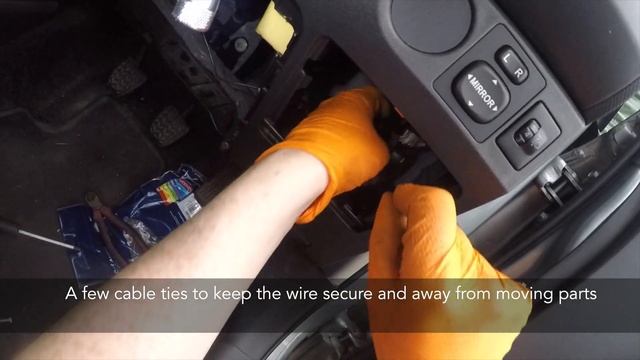 Installing aftermarket double din head-unit in Toyota Yaris MK2 смотреть онлайн