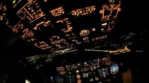 Ночная посадка Боинг 737 (кабина пилота) супер