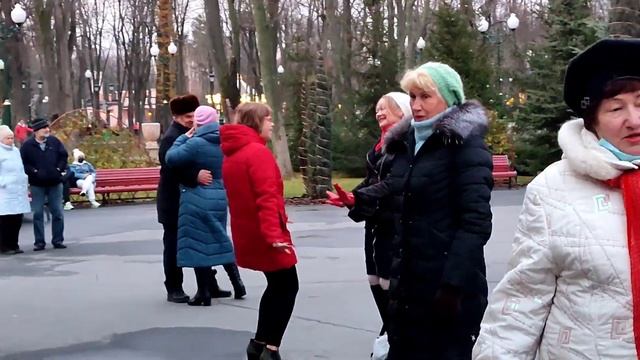 ДIВЧИНА ВЕСНА!???/ТАНЦЫ В ПАРКЕ ГОРЬКОГО ХАРЬКОВ ДЕКАБРЬ 2021 смотреть онлайн