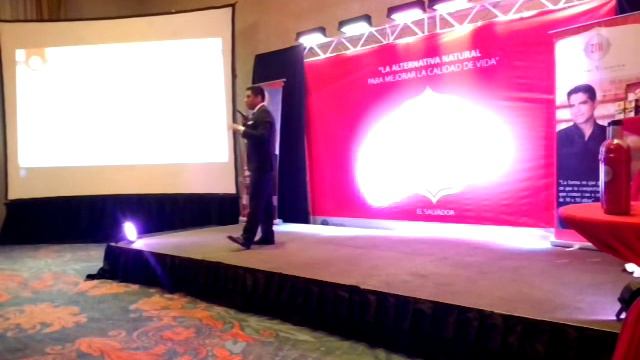 Mauricio Sotelo, POP Zrii El Salvador, 17 de Abril, 2015 смотреть онлайн