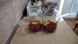 Компот из клубники(виктории) с лимоном на зиму,