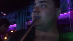 Пьяный хохол в клубе гонит беса