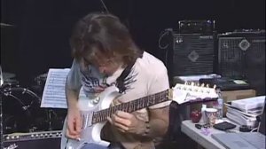 Стив Вай демонстрирует True Temperament Ibanez JEM7VWH