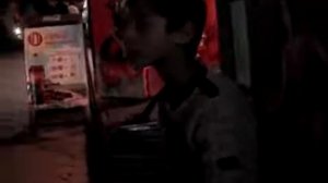 Мальчик по имени Тайсон душевно поет