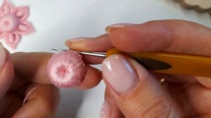 Пуговка как самостоятельный элемент или основа для мотивов ирландского кружева.