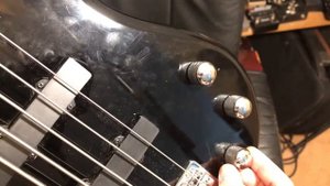 Ibanez GSRM25 Mikro Short Scale 5-String Bass Unboxing, Demo, and Review