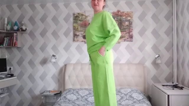 Джемпер из футера и кюлоты из футера цвет лаймовый от Фаберлик.