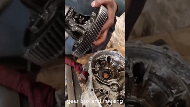 Watch the video till the end of the Suzuki Swift's gearbox that is unbelievably broken.￼????????