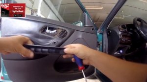 Ford Mondeo (Mk II) 1996-2000 door panel removal