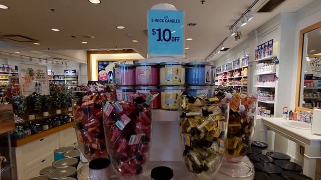 BATH & BODYWORKS | *SAS* IS TOMMOROW! | STORE WALK THRU! | #BATHANDBODY #CANDLES смотреть онлайн
