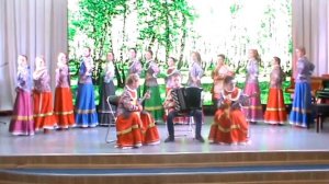 "Берёзничек вильеватый"  плясовая. исполняет хор народной песни "Перезвон" в сопр. инстр. группы
