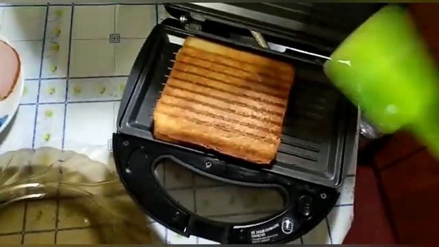 Сэндвичи с ветчиной и сыром в мультипекаре REDMOND/Быстрый завтрак за 5 минут смотреть онлайн