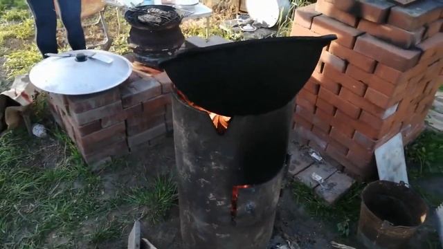 Печка для казана 22л. Наводим порядок на участке. смотреть онлайн