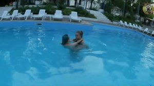 МИЛЕНА ЧИЖОВА ДЕЛАЕТ РЕЙТИНГИ... ЦЕЛУЕТСЯ С ПОДРУГОЙ!?