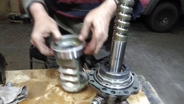 Сороконожка часть 157.Мерседес Актрос 4144к. ГУР LS 8 сборка. смотреть онлайн