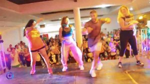 Mujer latina - Thalia / Chris Classen Presenter con Karina Rocha / Coreo Zumba