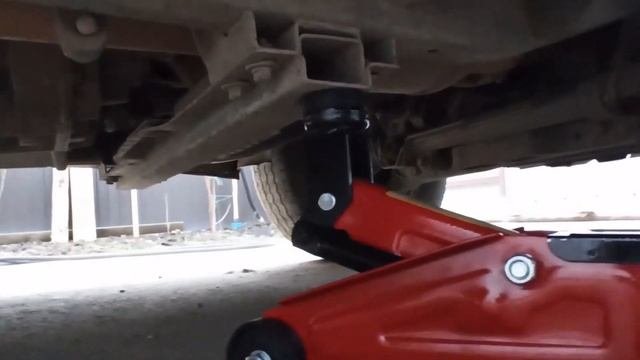Тестирую домкрат