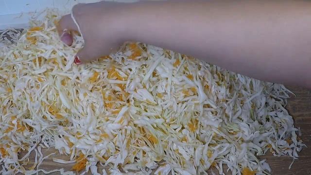 ТОП З рецептов квашеной капусты. От А до Я о приготовлении хрустящей, сочной капусты! смотреть онлайн