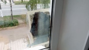 Как снять присохшую солнцезащитную пленку с окна легко и просто.