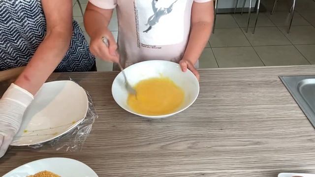 Жареное мороженое . Можно удивить гостей ! смотреть онлайн