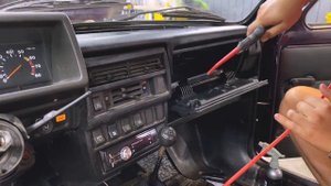 Непростая химчистка НИВЫ | Как с помощью детейлинга, сделать автомобиль новым