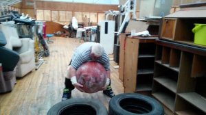 Дикуль поднял камень 160 кг в 75 лет - Cнимает видео Пискунов Вячеслав_HD