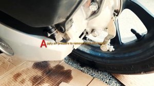 HONDA PCX 150 - HOW TO CHANGE ENGINE OIL AND GEAR OIL