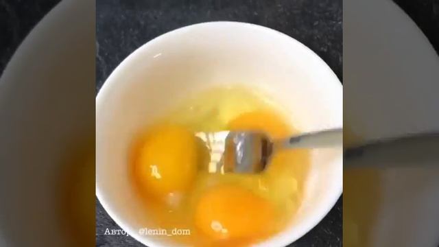 Стейк форели в сливочном соусе на сковороде смотреть онлайн