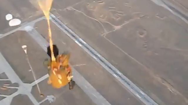 Совершение прыжков с парашютом ВДВ. Нереально круто смотреть онлайн