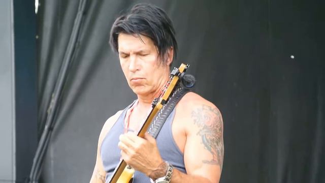 Lynch Mob - Morning Soundcheck смотреть онлайн