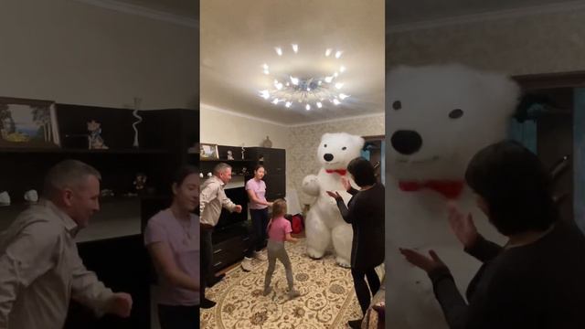 Поздравление с днем рождения от белого мишки 🐻❄️🥳🎉🎊❤️г. Оренбург 📱89123574602 смотреть онлайн